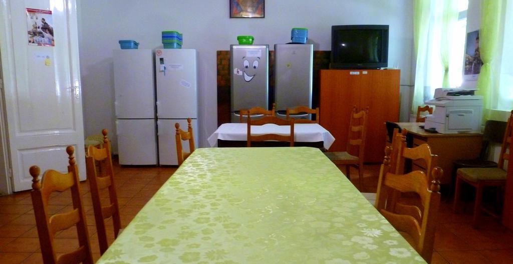 הוסטל סגד Romzsa Todor Kollegium מראה חיצוני תמונה